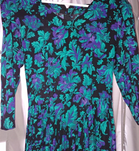 Benson & Smith Floral Print Dress - Picture 2 of 5
